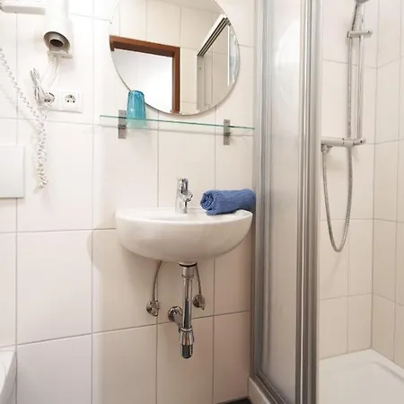 阿克提沃墨兰多尔旅馆 索尔登