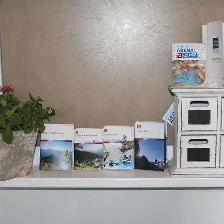 阿克提沃墨兰多尔旅馆 招待所