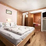 阿克提沃墨兰多尔旅馆