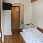 阿克提沃墨兰多尔旅馆 3*